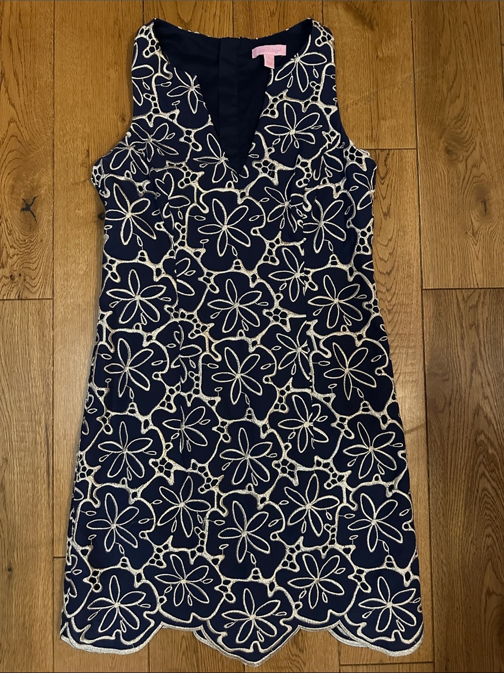 Lilly Pulitzer Navy and Gold sand dollar V‑Neck Shift Dress